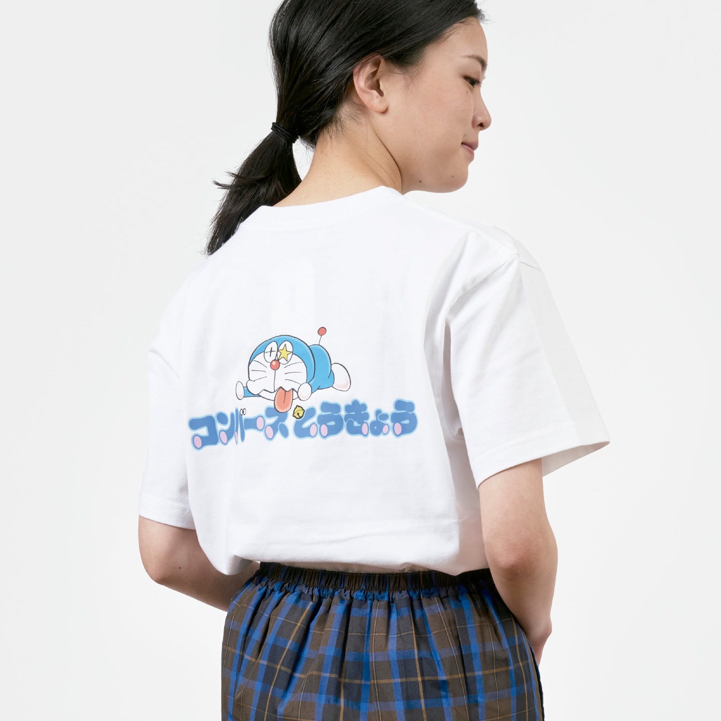 ドラえもん　バックプリントTシャツ　WHITE
