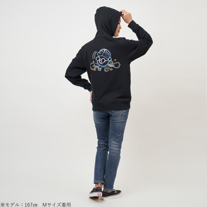 ネオンサインパーカー　尻もち