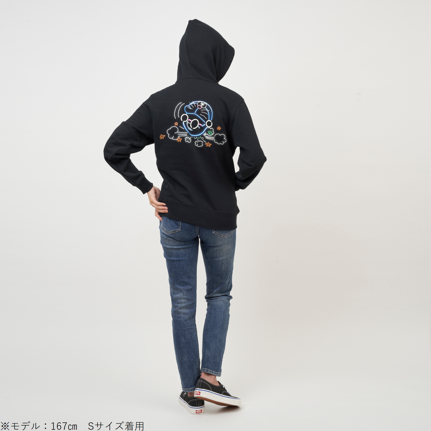ネオンサインパーカー　尻もち