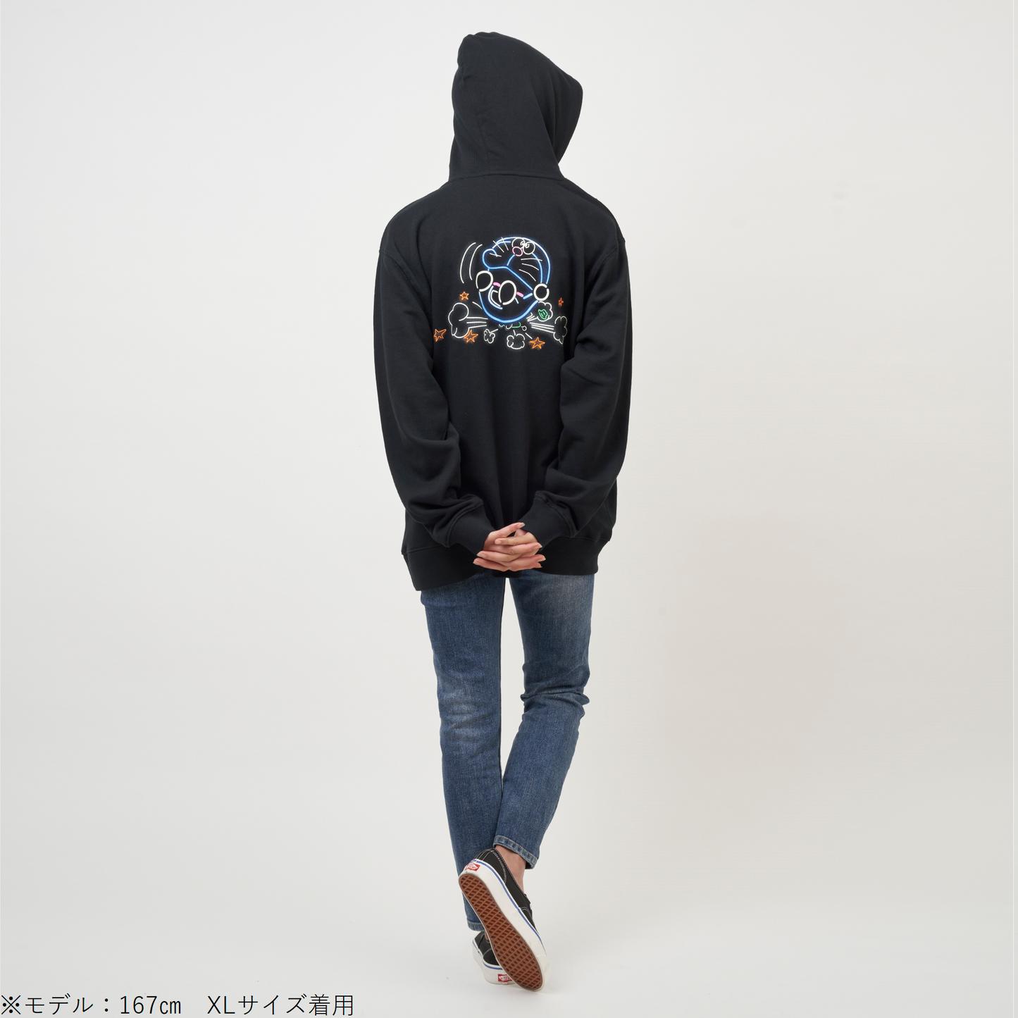 ネオンサインパーカー　尻もち