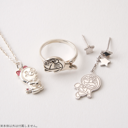 星付きピアス
