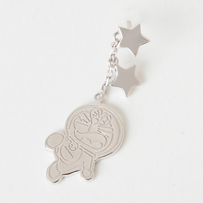 星付きピアス